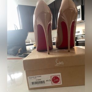 Christian Louboutin So Kate Nude